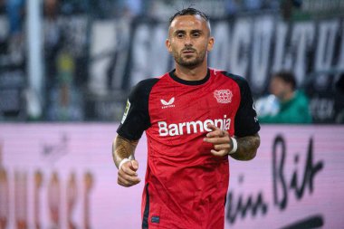 MOENCHENGLADBACH, GERMANY - 23 AĞUSTOS, 2024: Alex Grimaldo, Florian Wirtz, Jonas Hofmann, Bundesliga Borussia Moenchengladbach-Bayer Leverkusen maçı Borussia Park 'ta