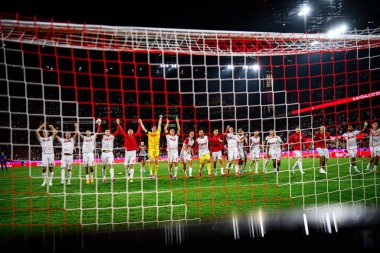 COLOGNE, ALMANY - 24 AĞUSTOS, 2024: 2.Bundesliga 1 futbol maçı. FC Koeln Eintracht Braunschweig 'e karşı Rhein Enerji Stadyumu' nda