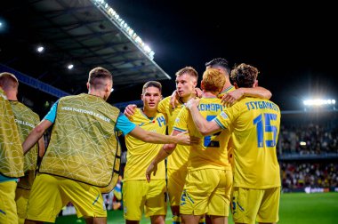PRAG, CZECH Cumhuriyet - 7 Eylül 2024: Georgiy Sudakov, Yukhym Konoplia, Viktor Tsygankov, UEFA Uluslar Ligi Ukrayna - Arnavutluk Epet Arena 'da