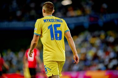 PRAG, CZECH Cumhuriyet - 7 Eylül 2024: Vitaliy Mykolenko, UEFA Uluslar Ligi Maçı Ukrayna - Arnavutluk Epet Arena 'da
