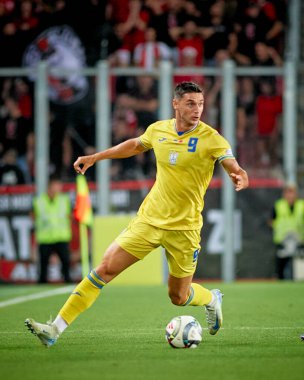 PRAG, CZECH Cumhuriyet - 7 Eylül 2024: Roman Yaremchuk, UEFA Uluslar Ligi Maçı Ukrayna - Arnavutluk Epet Arena 'da