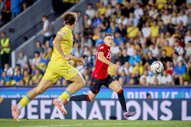 PRAG, CZECH Cumhuriyet - 7 Eylül 2024: Kristjan Asllani, UEFA Uluslar Ligi Maçı Ukrayna - Arnavutluk Epet Arena 'da