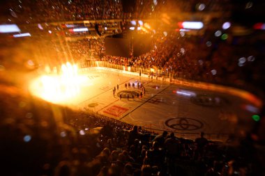 COLOGNE, ALMANY - 20 EPTEMBER, 2024: Hokey play-off DEL Klner Haie - Lanxess Arena 'da Eisbaren Berlin