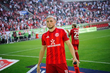 DUESSELDORF, GERMANY - 21 Eylül 2024: Jona Niemiec, Mercur Spiel Arena 'da 1.FC Koeln' e karşı 2.Bundesliga Fortuna Duesseldorf futbol maçı