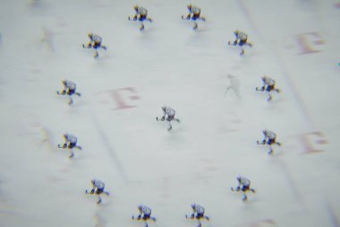 COLOGNE, ALMANY - 22 Eylül 2024: Lanxess Arena 'da DEL Koelner Haie ve Adler Mannheim maçı