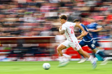 COLOGNE, GERMANY - 29 Eylül 2024: Rhein Energie Stadion 'da 2.Bundesliga 1.FC Koeln-Karlsruher SC maçı