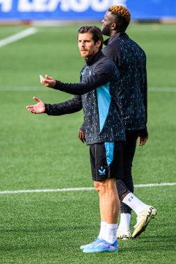 LEVERKUSEN, ALMANY - 30 Eylül 2024: Jonas Hofmann, Uygulama. Bayer 04 Leverkusen ile Bayarena 'da AC Milan arasında oynanan UEFA Şampiyonlar Ligi karşılaşması