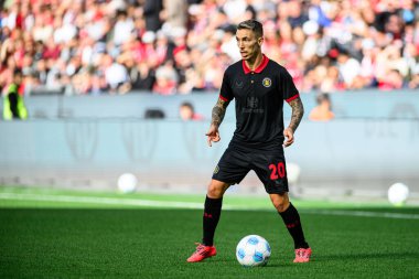 LEVERKUSEN, ALMANY - 5 EKİM, 2024: Alex Grimaldo, Bundesliga, maç 2. Bayer 04 Leverkusen, Bayarena 'da Holstein Kiel' e karşı.