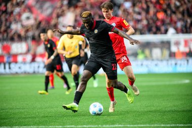 LEVERKUSEN, ALMANY - 5 EKİM, 2024 Victor Boniface, Bundesliga, maç 2. Bayer 04 Leverkusen, Bayarena 'da Holstein Kiel' e karşı.