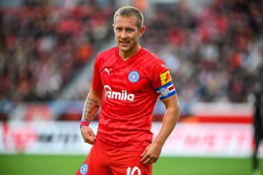 LEVERKUSEN, ALMANY - 5 EKİM, 2024: Lewis Holtby, Bundesliga, maç 2. Bayer 04 Leverkusen, Bayarena 'da Holstein Kiel' e karşı.