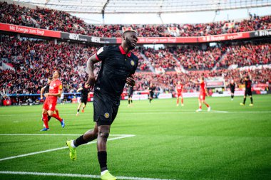 LEVERKUSEN, ALMANY - 5 EKİM, 2024 Victor Boniface, Bundesliga, maç 2. Bayer 04 Leverkusen, Bayarena 'da Holstein Kiel' e karşı.