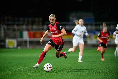 LEVERKUSEN, ALMANY - 7 Ekim 2024: Bayanlar Bundesliga Bayer 04 Leverkusen - Ulrich Haberland Stadyumu 'nda FC Carl Zeiss Jena