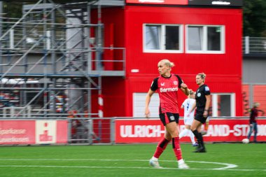 LEVERKUSEN, ALMANY - 7 Ekim 2024: Bayanlar Bundesliga Bayer 04 Leverkusen - Ulrich Haberland Stadyumu 'nda FC Carl Zeiss Jena
