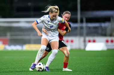 LEVERKUSEN, ALMANY - 7 Ekim 2024: Bayanlar Bundesliga Bayer 04 Leverkusen - Ulrich Haberland Stadyumu 'nda FC Carl Zeiss Jena