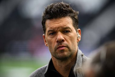 FRANKFURT, GERMANY - 6 Ekim 2024: Michael Ballack, Bundesliga SG Eintracht Frankfurt FC Bayern 'e karşı Deutsche Park' ta oynanan futbol maçı
