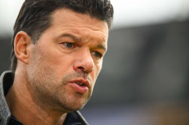 FRANKFURT, GERMANY - 6 Ekim 2024: Michael Ballack, Bundesliga SG Eintracht Frankfurt FC Bayern 'e karşı Deutsche Park' ta oynanan futbol maçı