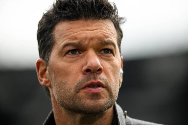 FRANKFURT, GERMANY - 6 Ekim 2024: Michael Ballack, Bundesliga SG Eintracht Frankfurt FC Bayern 'e karşı Deutsche Park' ta oynanan futbol maçı