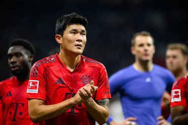 FRANKFURT, GERMANY - 6 Ekim 2024: Min-jae Kim, Bundesliga SG Eintracht Frankfurt futbol maçı Deutsche Park 'ta FC Bayern' e karşı