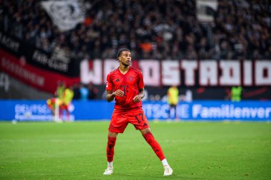 FRANKFURT, GERMANY - 6 Ekim 2024: Michael Olise, Deutsche Park 'ta Bundesliga SG Eintracht Frankfurt FC Bayern' e karşı futbol maçı
