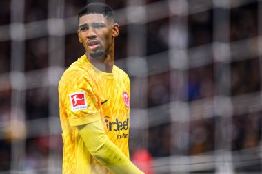 FRANKFURT, GERMANY - 6 Ekim 2024: Kaua Santos, Bundesliga SG Eintracht Frankfurt futbol maçı Deutsche Park 'ta FC Bayern' e karşı