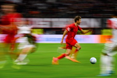 FRANKFURT, GERMANY - 6 Ekim 2024: Deutsche Bank Park 'ta Bundesliga SG Eintracht-FC Bayern maçı