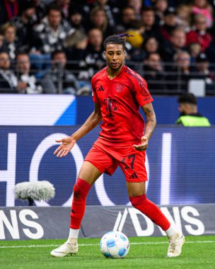 FRANKFURT, GERMANY - 6 Ekim 2024: Michael Olise, Deutsche Park 'ta Bundesliga SG Eintracht Frankfurt FC Bayern' e karşı futbol maçı