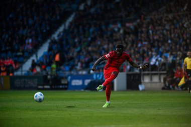 BOCHUM, GERMANY - 27 Ekim 2024: Alphonso Davies, VfL Bochum 1848 FC Bayern Muenchen 'e karşı Vonovia Ruhr Stadyumu' nda oynanan futbol maçı