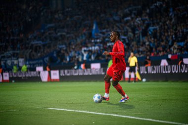BOCHUM, Almanya - 27 EKİM, 2024: Mathys Tel. Bundesliga VfL Bochum 1848-FC Bayern Muenchen maçı Vonovia Ruhr Stadyumu 'nda oynanacak.