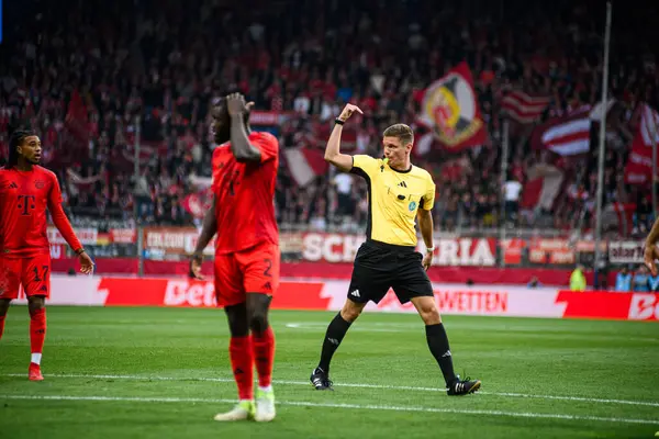 BOCHUM, GERMANY - 27 Ekim 2024: VfL Bochum futbol maçı Vonovia Ruhr Stadyumu 'nda FC Bayern Muenchen' e karşı