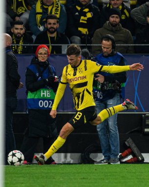 DORTMUND, GERMANY - 05.11.24: Pascal Gross, Maç UEFA Şampiyonlar Ligi Borussia Dortmund - Sturm Graz - SIGNAL IDUNA PARK