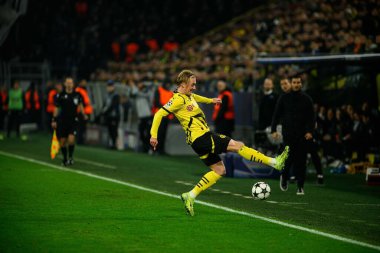 DORTMUND, GERMANY - 05.11.24: Julian Brandt, SIGNAL IDUNA PARK 'ta UEFA Şampiyonlar Ligi Borussia Dortmund - Sturm Graz maçı