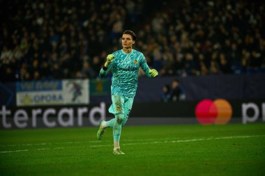GELSENKIRCHEN, GERMANY - 6 Kasım 2024: Marvin Keller, FC Shakhtar Donetsk ve BSC Young Boys arasında Veltins Arena 'da oynanan UEFA Şampiyonlar Ligi maçı