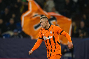 GELSENKIRCHEN, GERMANY - 6 Kasım 2024: Oleksandr Zubkov, FC Shakhtar Donetsk ve BSC Young Boys arasında Veltins Arena 'da oynanan UEFA Şampiyonlar Ligi maçı