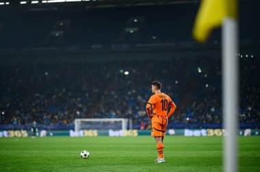 GELSENKIRCHEN, GERMANY - 6 Kasım 2024: Georgiy Sudakov, FC Shakhtar Donetsk ile BSC 'nin Veltins Arena' da oynadığı UEFA Şampiyonlar Ligi futbol maçı