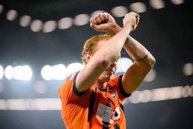 GELSENKIRCHEN, GERMANY - 6 Kasım 2024: Yukhym Konoplia, FC Shakhtar Donetsk ve BSC Young Boys arasında Veltins Arena 'da oynanan UEFA Şampiyonlar Ligi maçı