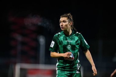 COLOGNE, GERMANY - 18 Kasım 2024: Franz Kremer Stadyumu 'nda Kadınlar Bundesliga 1.FC Koeln' e karşı SV Werder Bremen maçı