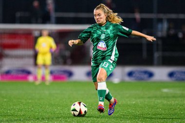 COLOGNE, GERMANY - 18 Kasım 2024: Ricarda Walkling, 1.FC Kadınlar Bundesliga 1.FC Koeln-SV Werder Bremen maçı Franz Kremer Stadyumu 'nda