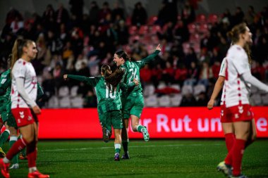 COLOGNE, GERMANY - 18 Kasım 2024: Lara Sophie Schmidt, 1.FC Kadınlar Bundesliga Koeln-SV Werder Bremen maçı Franz Kremer Stadyumu 'nda