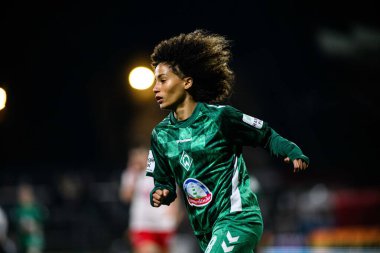 COLOGNE, GERMANY - 18 Kasım 2024: Amira Arfaoui, 1.FC Kadınlar Bundesliga Koeln-SV Werder Bremen maçı Franz Kremer Stadyumu 'nda