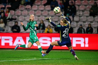 COLOGNE, GERMANY - 18 Kasım 2024: Emoeke Papai, 1.FC Kadınlar Bundesliga Koeln-SV Werder Bremen maçı Franz Kremer Stadyumu 'nda
