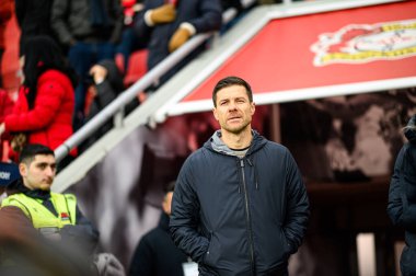 LEVERKUSEN, ALMANY - 23 Kasım 2024: Xabi Alonso, Bundesliga, maç 11. Bayer Leverkusen 1 'e karşı. FC Heidenheim Bayarena 'da