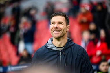 LEVERKUSEN, ALMANY - 23 Kasım 2024: Xabi Alonso, Bundesliga, maç 11. Bayer Leverkusen 1 'e karşı. FC Heidenheim Bayarena 'da