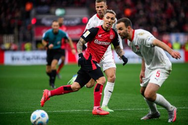 LEVERKUSEN, ALMANY - 23 Kasım 2024: Alex Grimaldo, Bundesliga, maç 11. Bayer Leverkusen 1 'e karşı. FC Heidenheim Bayarena 'da