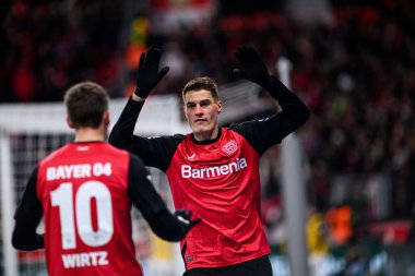 LEVERKUSEN, ALMANY - 23 Kasım 2024: Patrik Schick, Florian Wirtz, Bundesliga, maç 11. Bayer Leverkusen 1 'e karşı. FC Heidenheim Bayarena 'da