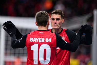 LEVERKUSEN, ALMANY - 23 Kasım 2024: Patrik Schick, Florian Wirtz, Bundesliga, maç 11. Bayer Leverkusen 1 'e karşı. FC Heidenheim Bayarena 'da