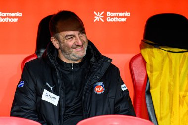 LEVERKUSEN, ALMANY - 23 Kasım 2024: Frank Schmidt, Bundesliga, maç 11. Bayer Leverkusen 1 'e karşı. FC Heidenheim Bayarena 'da