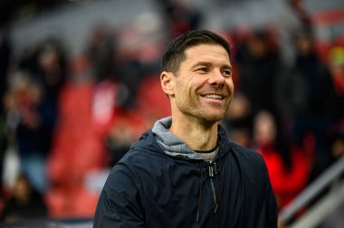 LEVERKUSEN, ALMANY - 23 Kasım 2024: Xabi Alonso, Bundesliga, maç 11. Bayer Leverkusen 1 'e karşı. FC Heidenheim Bayarena 'da