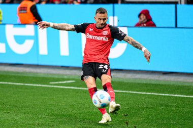 LEVERKUSEN, ALMANY - 23 Kasım 2024: Aleix Garcia, Bundesliga, maç 11. Bayer Leverkusen 1 'e karşı. FC Heidenheim Bayarena 'da