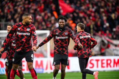 LEVERKUSEN, ALMANY - 23 Kasım 2024: Edmond Tapsoba, Bundesliga, maç 11. Bayer Leverkusen 1 'e karşı. FC Heidenheim Bayarena 'da