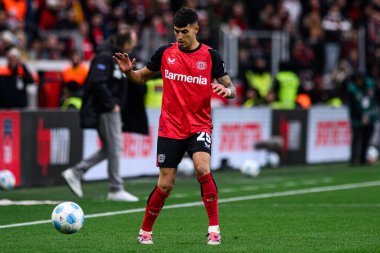 LEVERKUSEN, ALMANY - 23 Kasım 2024: Exequiel Palacios, Bundesliga, maç 11. Bayer Leverkusen 1 'e karşı. FC Heidenheim Bayarena 'da